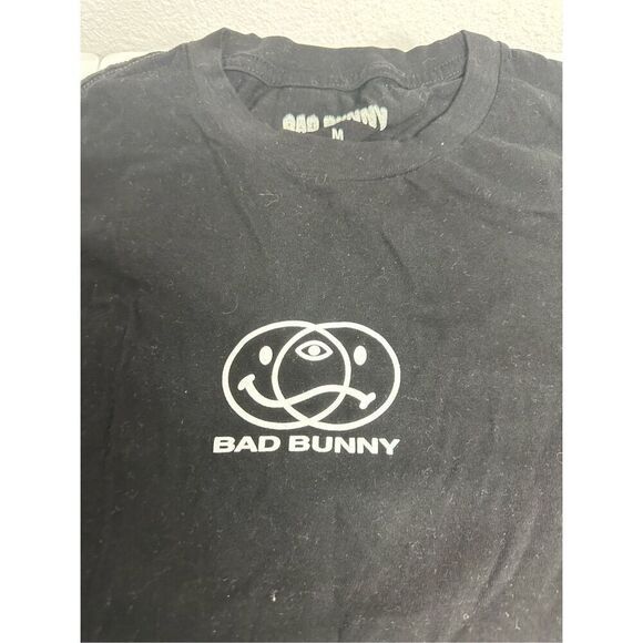 Bad Bunny concert t shirt Pink Flames Design Men's size medium Black Cotton - Picture 2 of 9